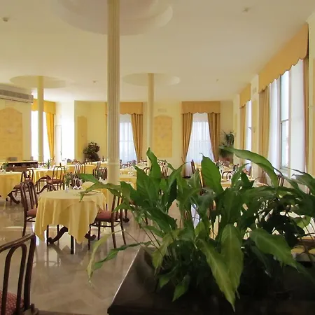 Отель Europa Palace 5*
